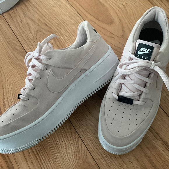 Nike AirForce1 Sage Low - Picture 1 of 8